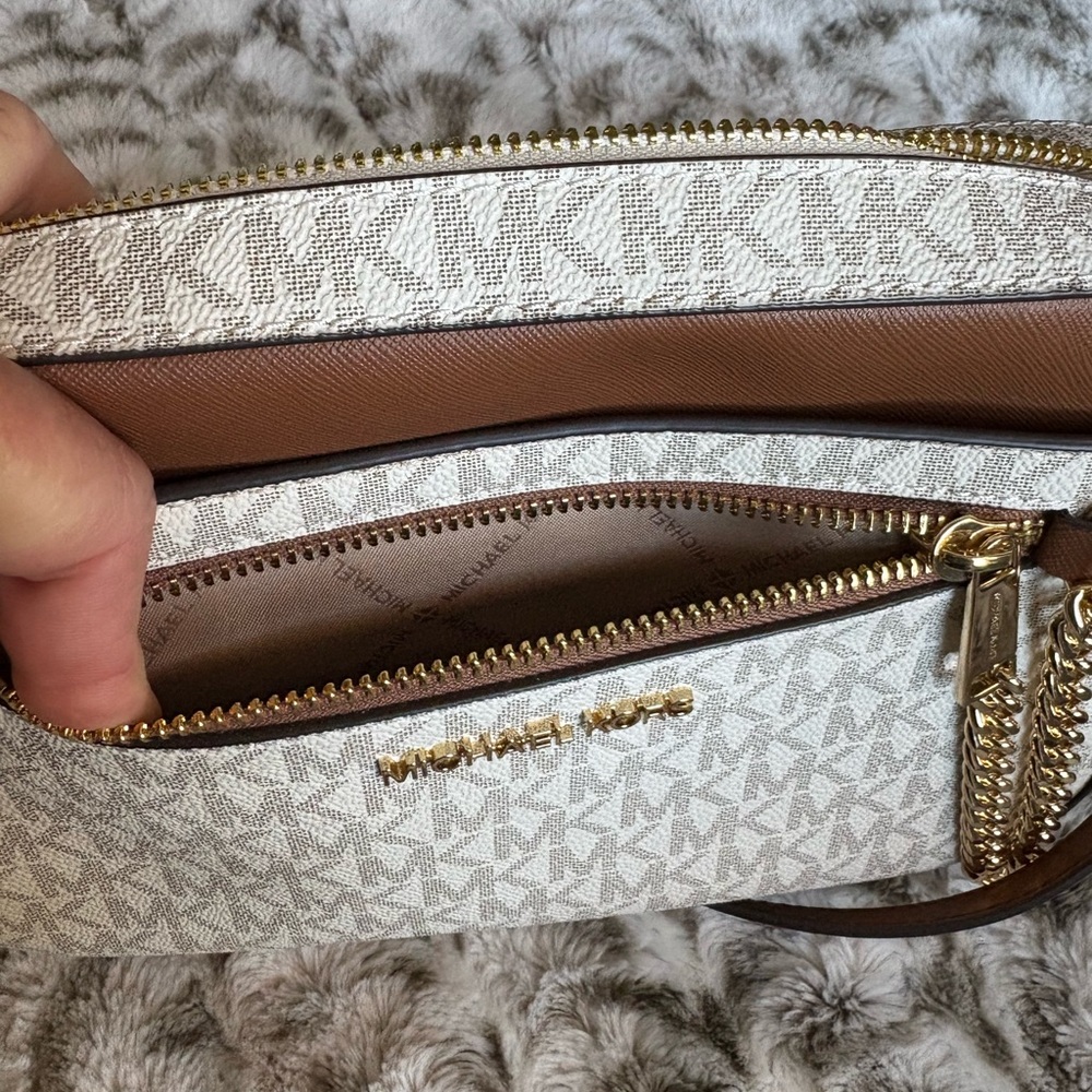 NWT Michael Kors Jet Set Large East West Chain Crossbody Vanilla - Picture 13 of 14